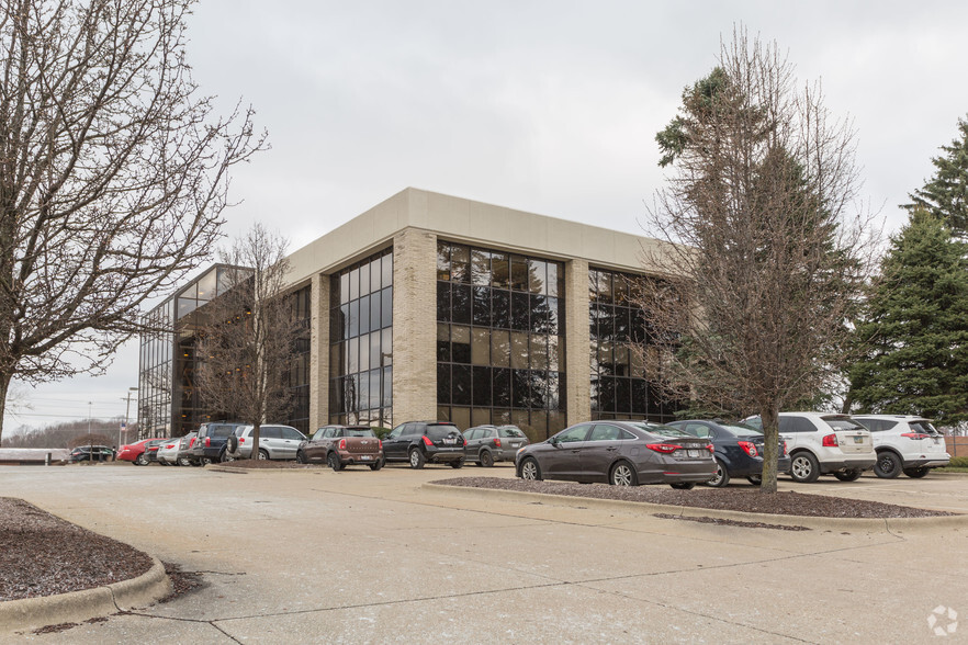 3515 Massillon Rd, Uniontown, OH à louer - Photo de l’immeuble – Image 3 sur 4