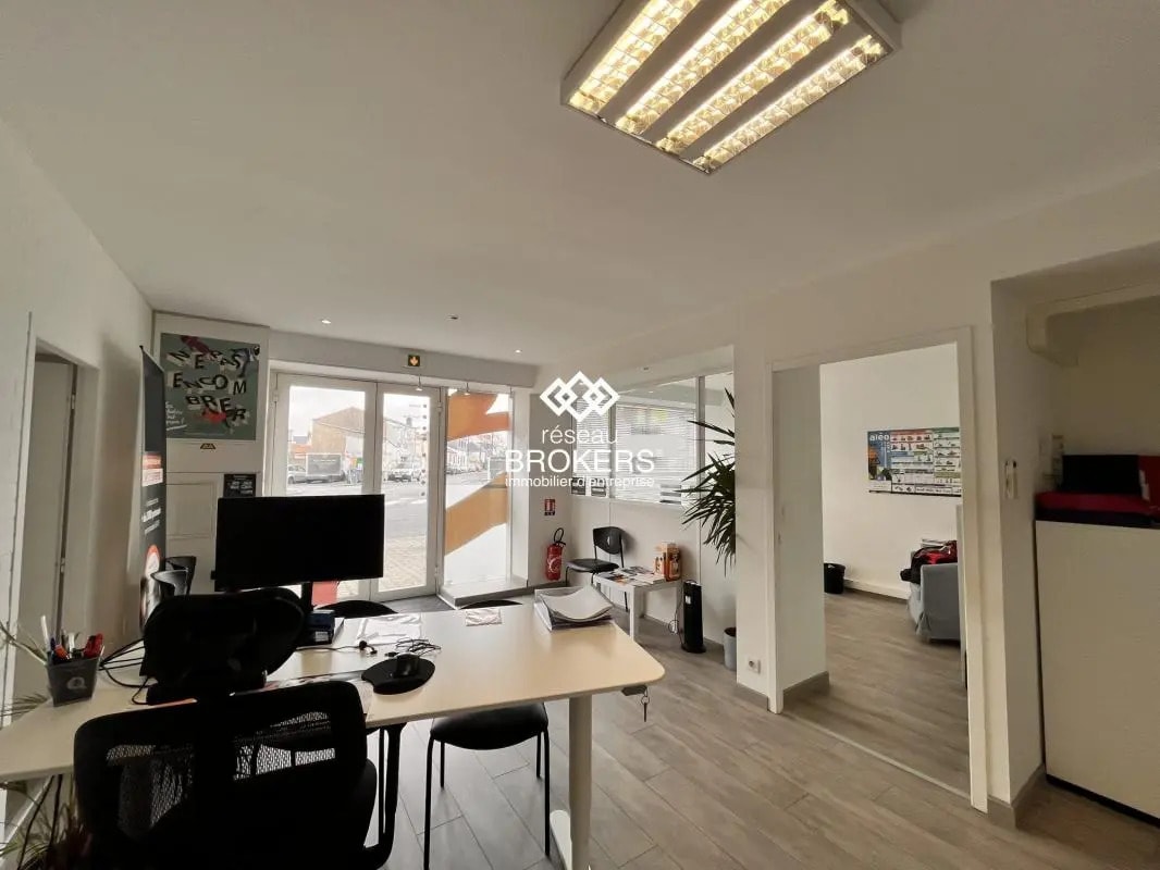 Local commercial dans Rezé à louer Photo intérieure– Image 1 sur 11