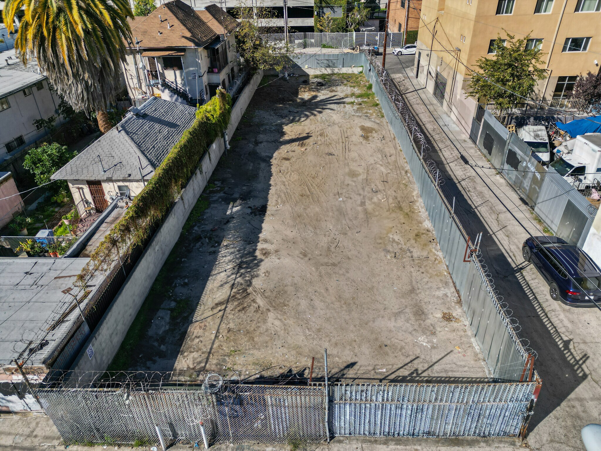 918 Albany St, Los Angeles, CA à louer Photo de l’immeuble– Image 1 sur 4