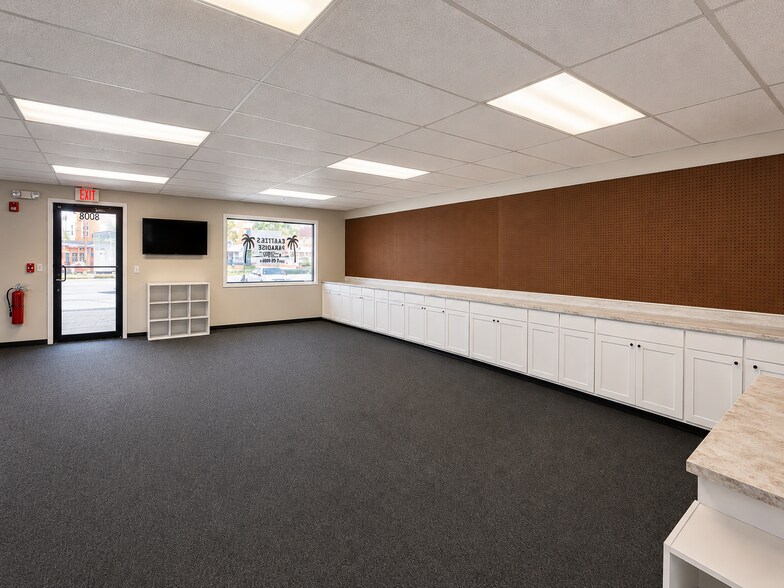 100 NW Main St, Easley, SC à louer - Photo intérieure – Image 2 sur 8