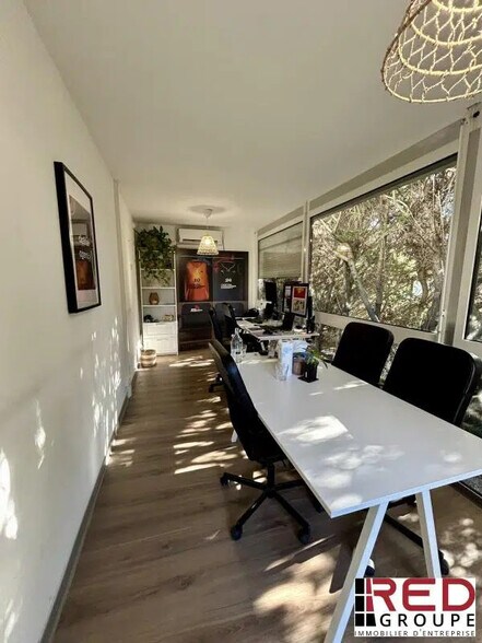 Bureau dans Éguilles à louer - Photo de l’immeuble – Image 1 sur 4