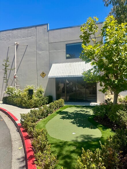 3100 Kerner Blvd, San Rafael, CA à louer - Photo de l’immeuble – Image 1 sur 1