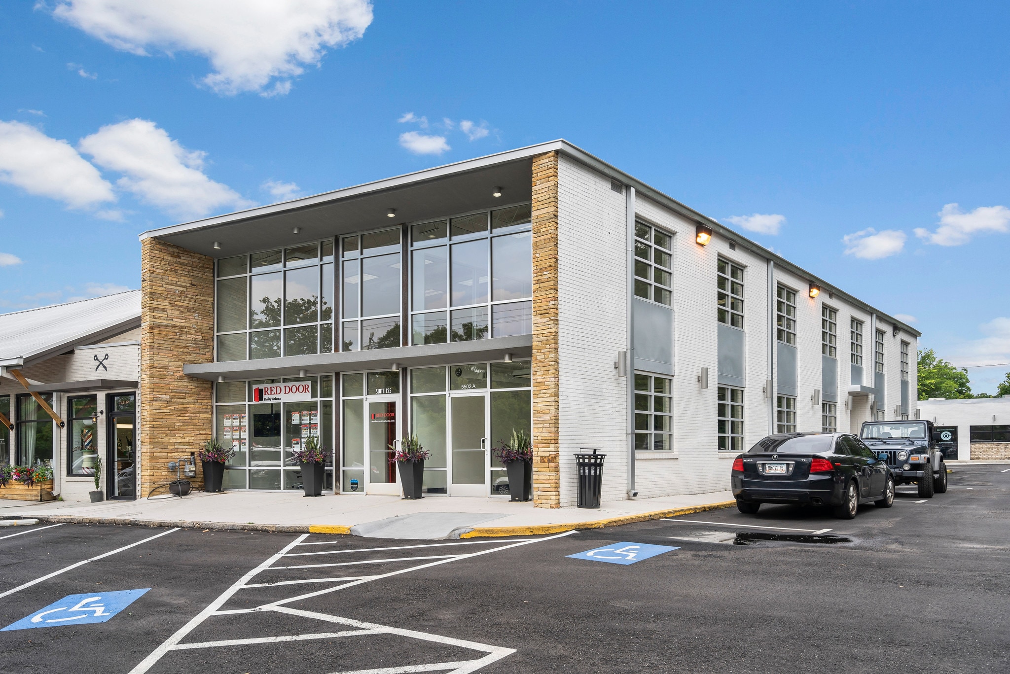 5502 Peachtree Rd, Chamblee, GA à louer Photo principale– Image 1 sur 19