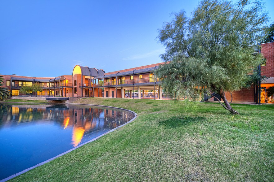 2204 S Dobson Rd, Mesa, AZ à vendre - Photo principale – Image 1 sur 17