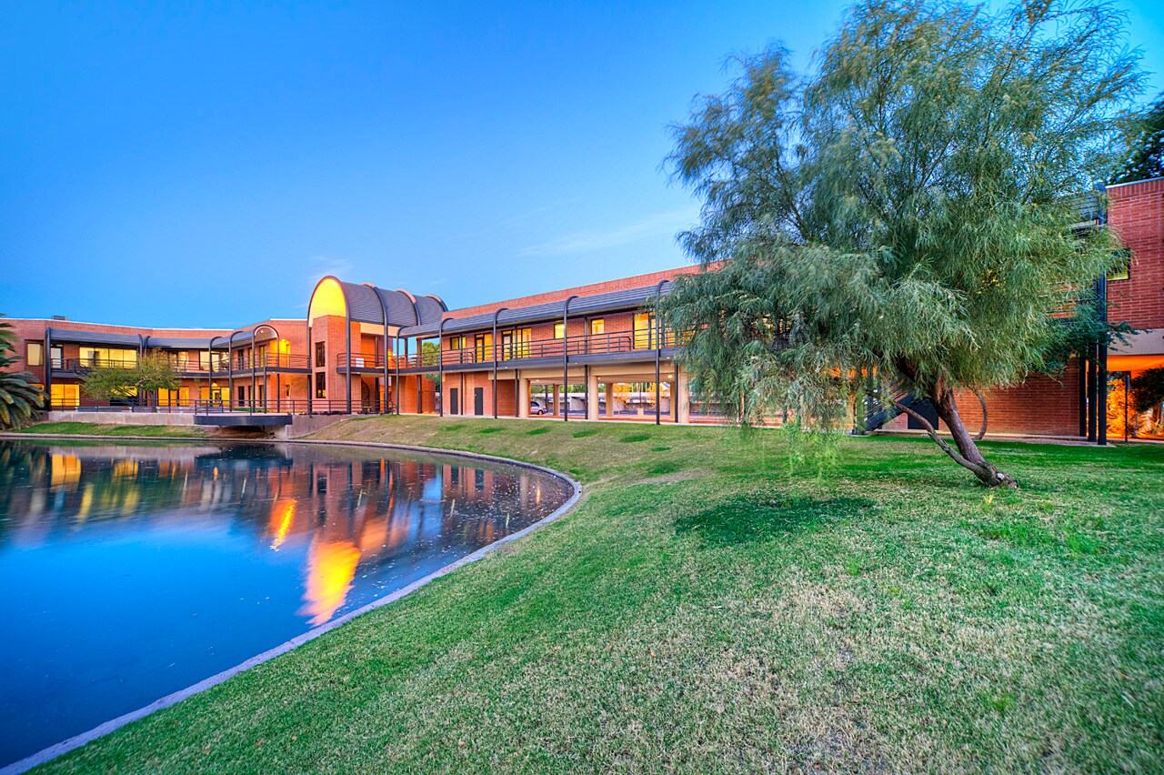 2204 S Dobson Rd, Mesa, AZ à vendre Photo principale– Image 1 sur 18