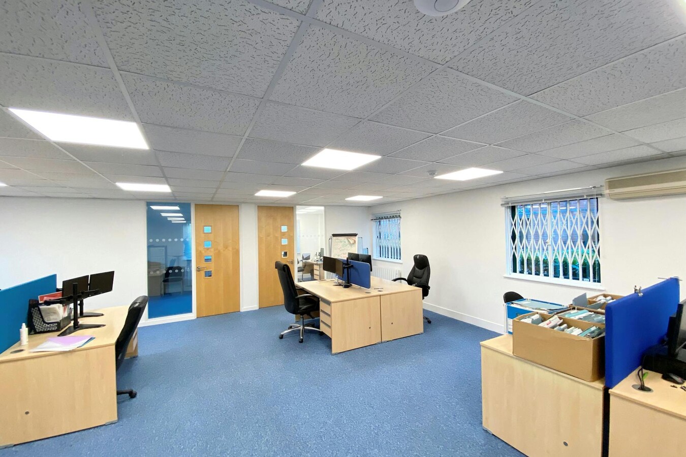 Hortons Way, Westerham, KEN TN16 1BT - Lot Unit 1 -  - Photo intérieure - Image 1 of 5