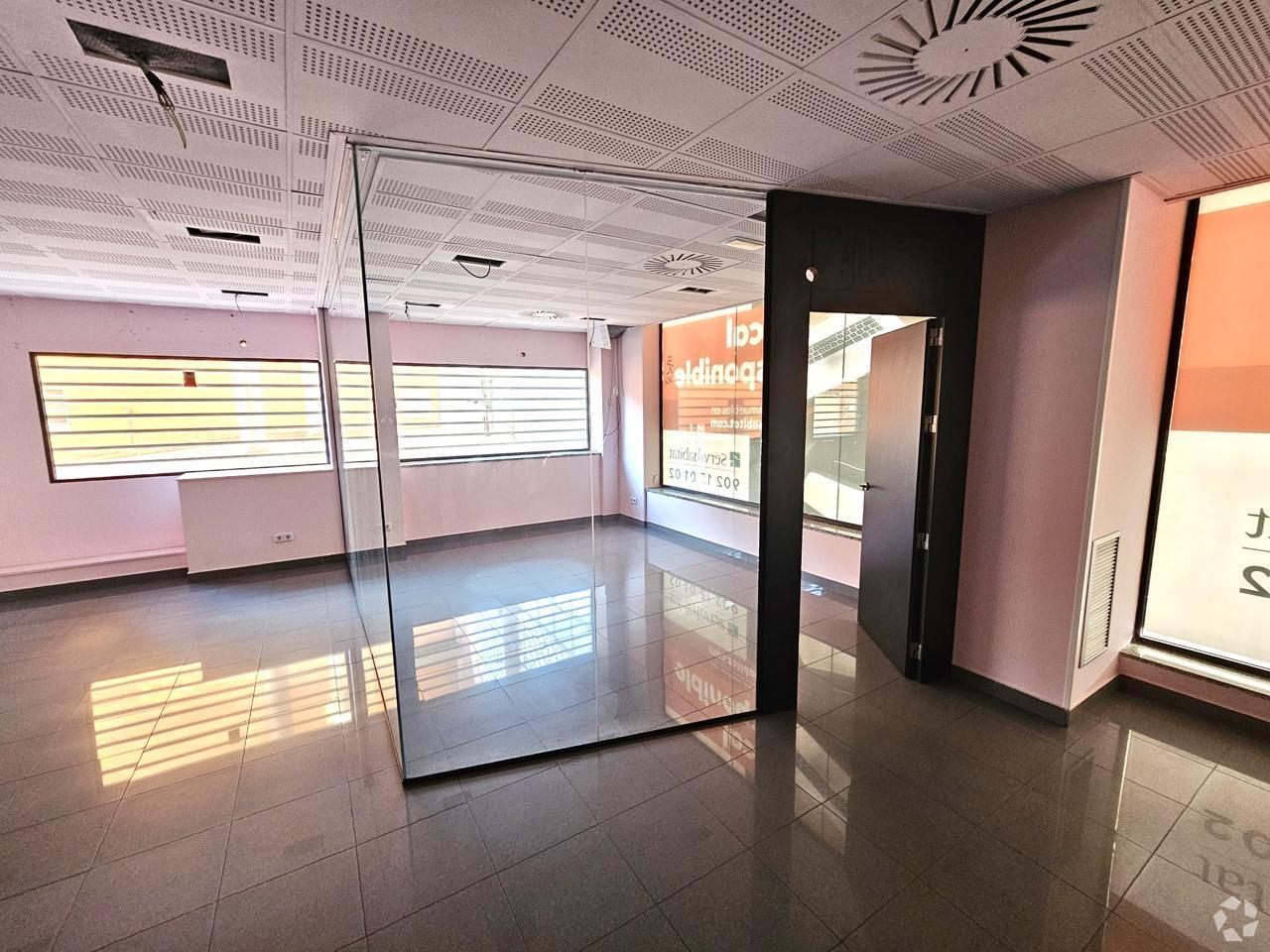 Bureaux/Local commercial dans Valdemoro, Madrid à louer Photo intérieure– Image 1 sur 7