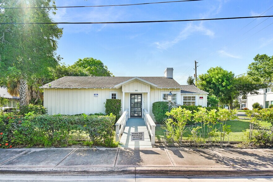 300 SE Detroit Ave, Stuart, FL à vendre - Photo de l’immeuble – Image 1 sur 65