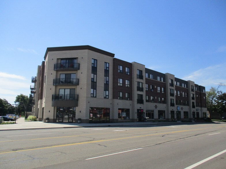 2701 W Michigan Ave, Kalamazoo, MI à louer - Photo de l’immeuble – Image 3 sur 11
