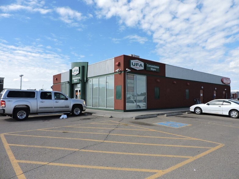 41 Petrolia Dr, Red Deer, AB à louer - Photo de l’immeuble – Image 3 sur 9
