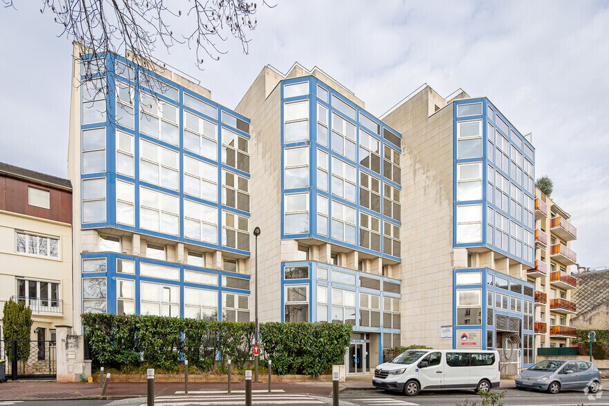 Bureau dans Suresnes à louer - Photo de l’immeuble – Image 2 sur 2