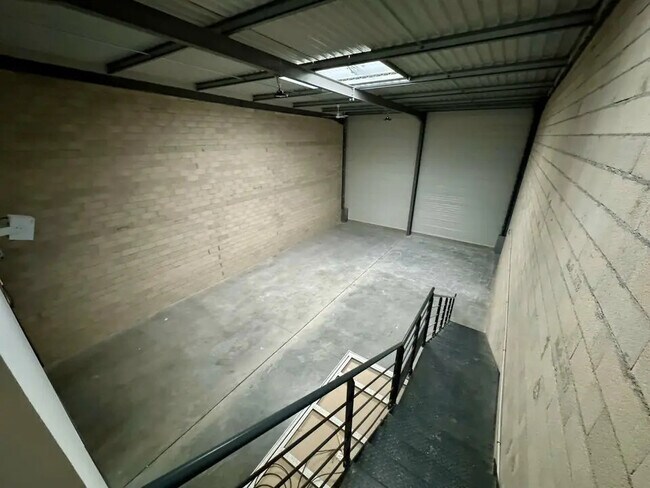 Plus de détails pour 17 Rue Henri Becquerel, Aulnay-sous-Bois - Bureau, Local d'activités à louer