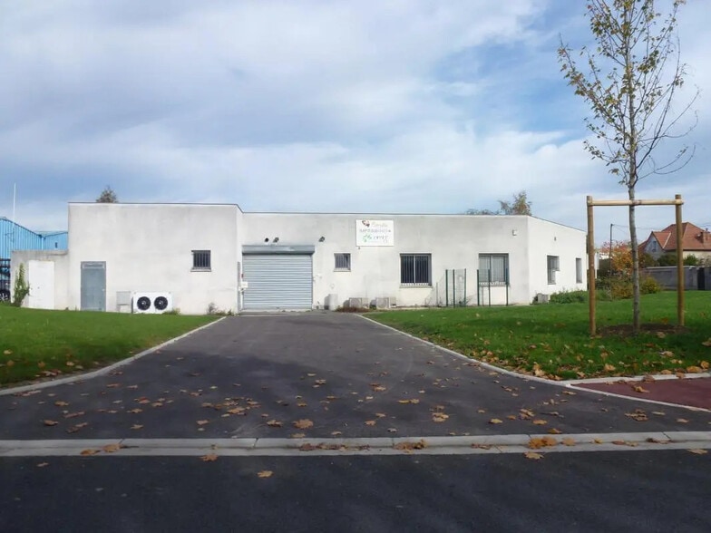 Local d'activités dans Bondoufle à vendre - Photo de l’immeuble – Image 1 sur 8