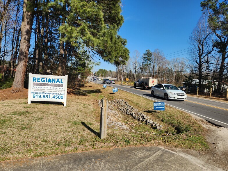 721 E Gannon Ave, Zebulon, NC à vendre - Photo de l’immeuble – Image 3 sur 38