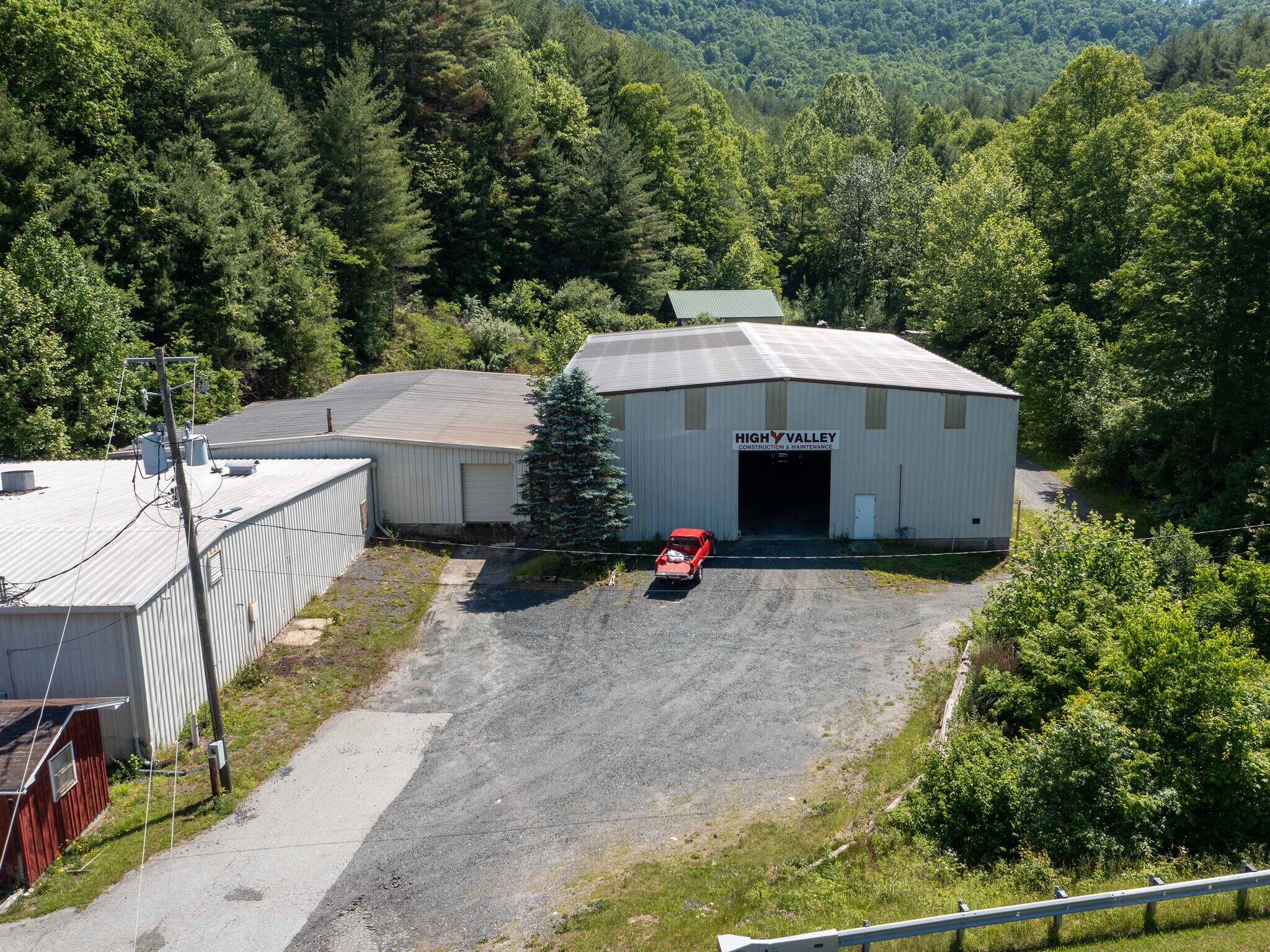 6573 NC 226 Rd, Spruce Pine, NC à louer Photo principale– Image 1 sur 5