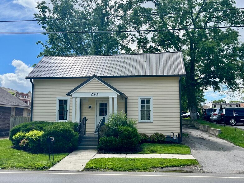 223 Bridge St, Franklin, TN à louer - Photo de l’immeuble – Image 2 sur 6
