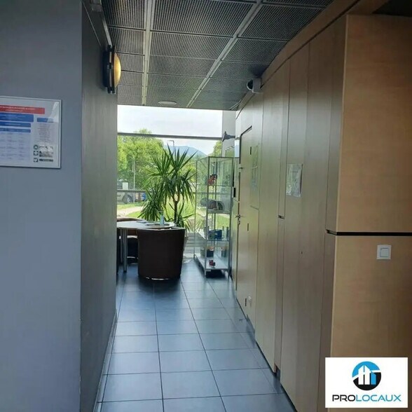 Bureau dans Montbonnot-Saint-Martin à louer - Photo de l’immeuble – Image 3 sur 24