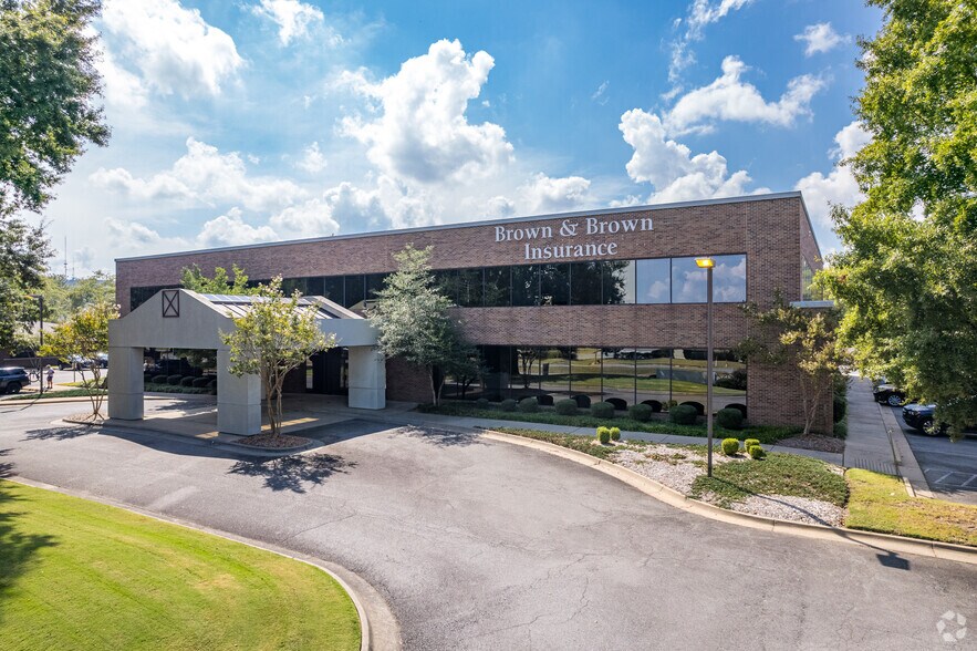 2120 Riverfront Dr, Little Rock, AR à louer - Photo principale – Image 1 sur 12