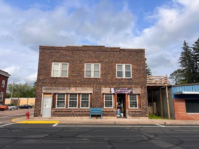 137 N Central Ave, Owen, WI à louer Photo principale– Image 1 sur 11