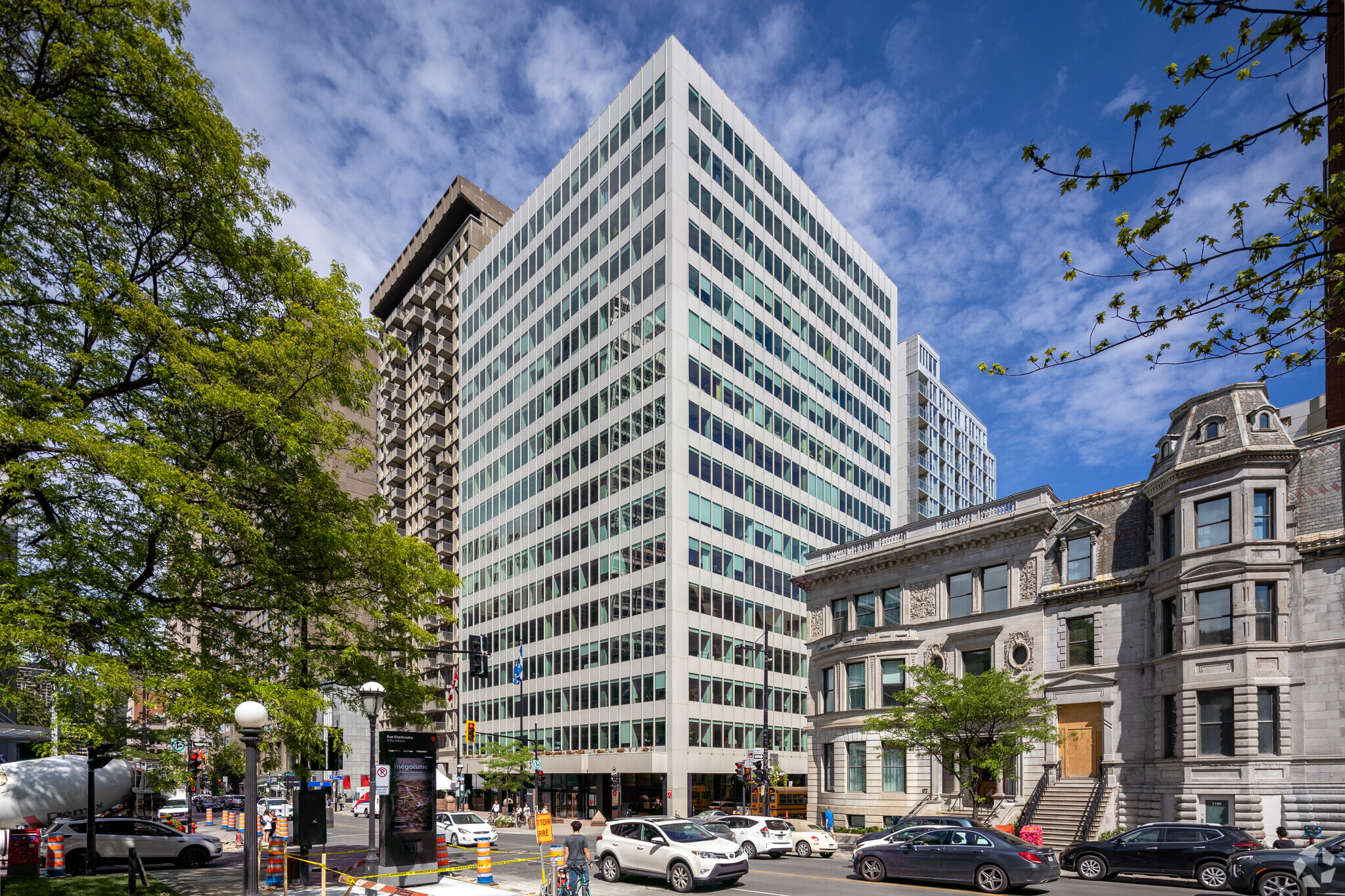 1130-1140 Rue Sherbrooke O, Montréal, QC à louer Photo de l’immeuble– Image 1 sur 4