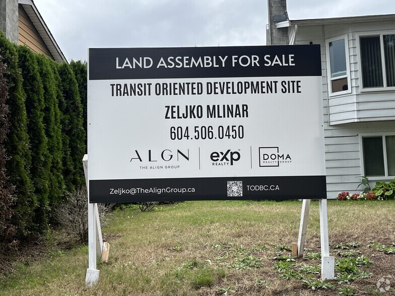 2506 Dewdney Trunk Rd, Coquitlam, BC à vendre - Photo principale – Image 1 sur 1
