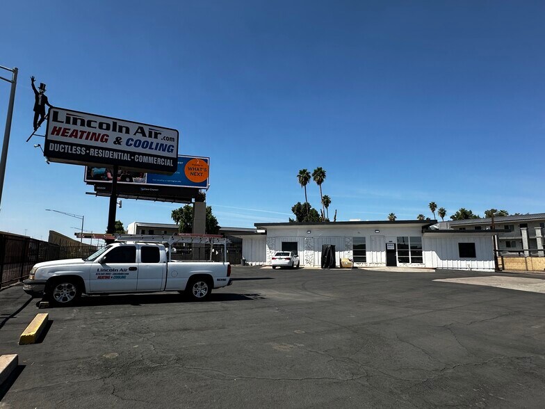 2805 W Larkspur Dr, Phoenix, AZ à vendre - Photo de l’immeuble – Image 3 sur 13