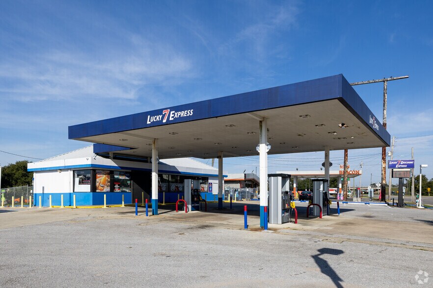 4121 Mobile Hwy, Pensacola, FL à vendre - Photo principale – Image 1 sur 5