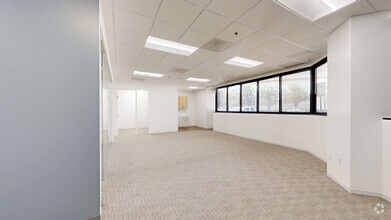 6345 Balboa Blvd, Encino, CA à louer Numérisation 3D Matterport– Image 1 sur 5