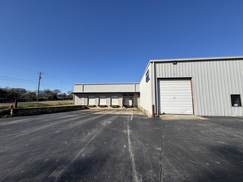 1450 Poplar Ln, Nashville, TN à louer - Photo de l’immeuble – Image 3 sur 15