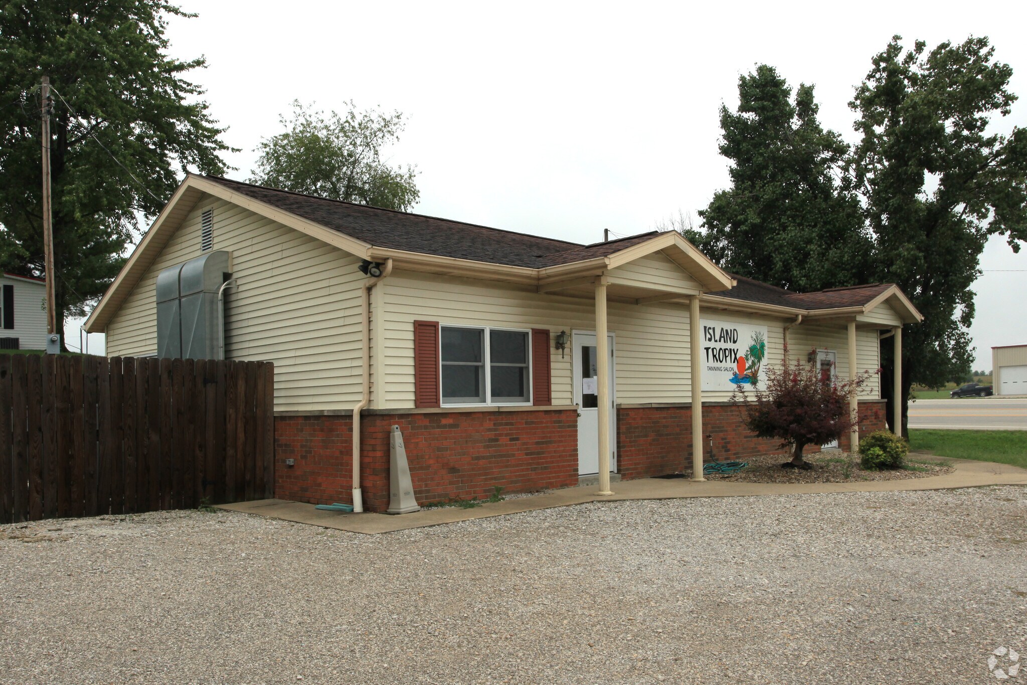 2105 Pine Dr, Ferdinand, IN à louer Photo de l’immeuble– Image 1 sur 2