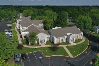 Plus de détails pour 400-415 Executive Dr, Langhorne, PA - Bureau à louer
