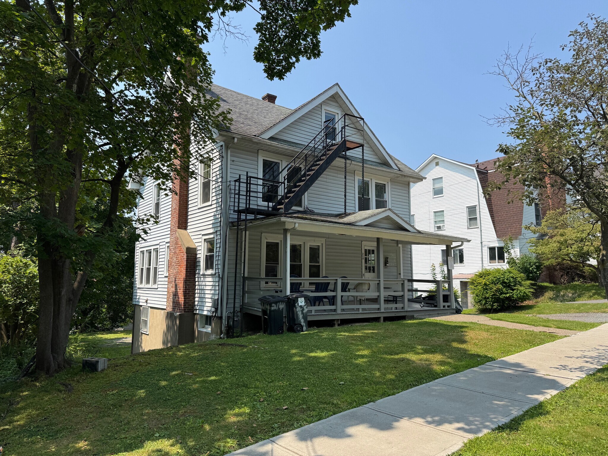 214 Delaware Ave, Ithaca, NY à vendre Photo principale– Image 1 sur 26