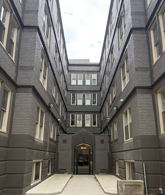 Plus de détails pour 30 E Philadelphia St, Detroit, MI - Logement à vendre
