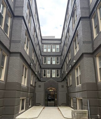 Plus de détails pour 30 E Philadelphia St, Detroit, MI - Logement à vendre