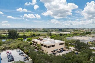 14100 Palmetto Frontage Rd, Miami Lakes, FL - VUE AÉRIENNE  vue de carte - Image1