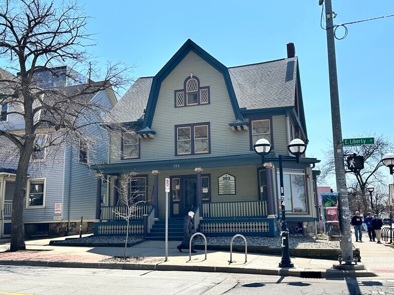 302 E Liberty St, Ann Arbor, MI à louer - Photo de l’immeuble – Image 1 sur 3