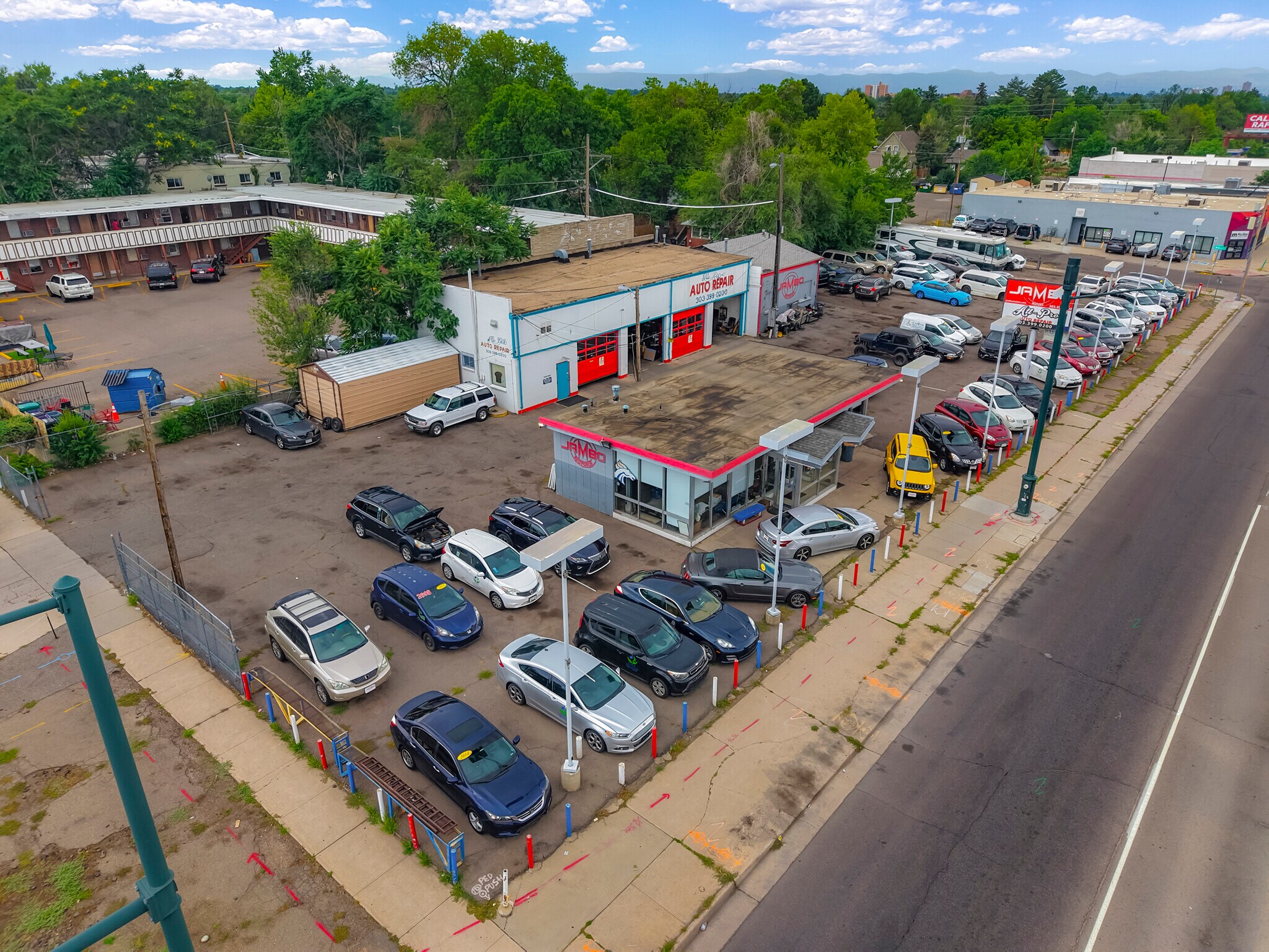 6860 E Colfax Ave, Denver, CO à vendre Photo de l’immeuble– Image 1 sur 5