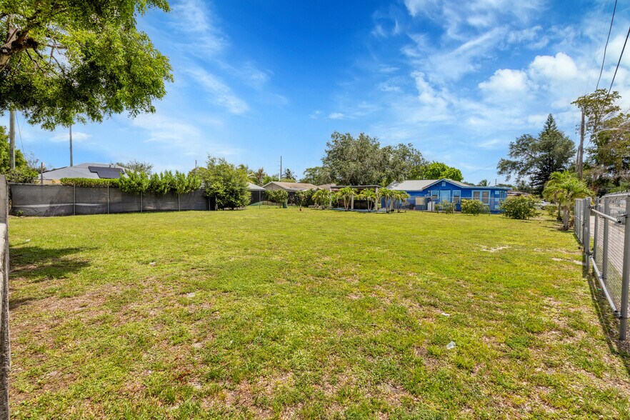 2141 & 2177 NW 86th St, Miami, FL à vendre - Photo de l’immeuble – Image 2 sur 12