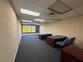 10990 Warner Ave, Fountain Valley, CA à louer Photo intérieure– Image 2 sur 4