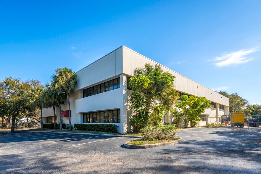 4431 Embarcadero Dr, West Palm Beach, FL à vendre - Photo de l’immeuble – Image 3 sur 10