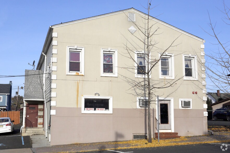 326 S Main St, Manville, NJ à louer - Photo principale – Image 1 sur 16