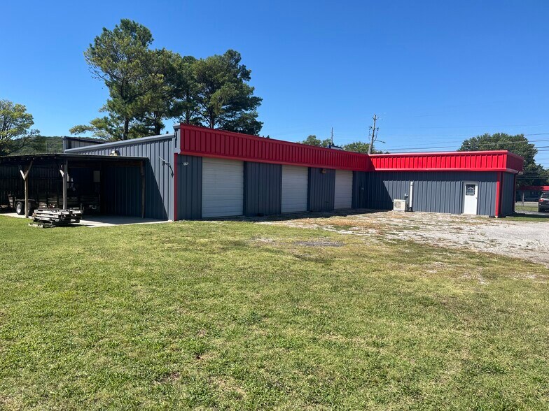 11565 Memorial Parkway Pkwy, Huntsville, AL à louer - Photo de l’immeuble – Image 2 sur 12