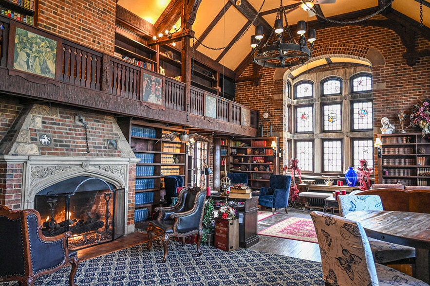 1272 SW Fillmore St, Topeka, KS à vendre - Photo intérieure – Image 3 sur 159