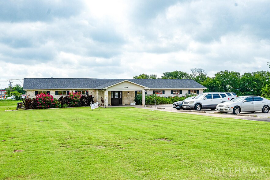 5005 Live Oak St, Greenville, TX à vendre - Photo de l’immeuble – Image 1 sur 3