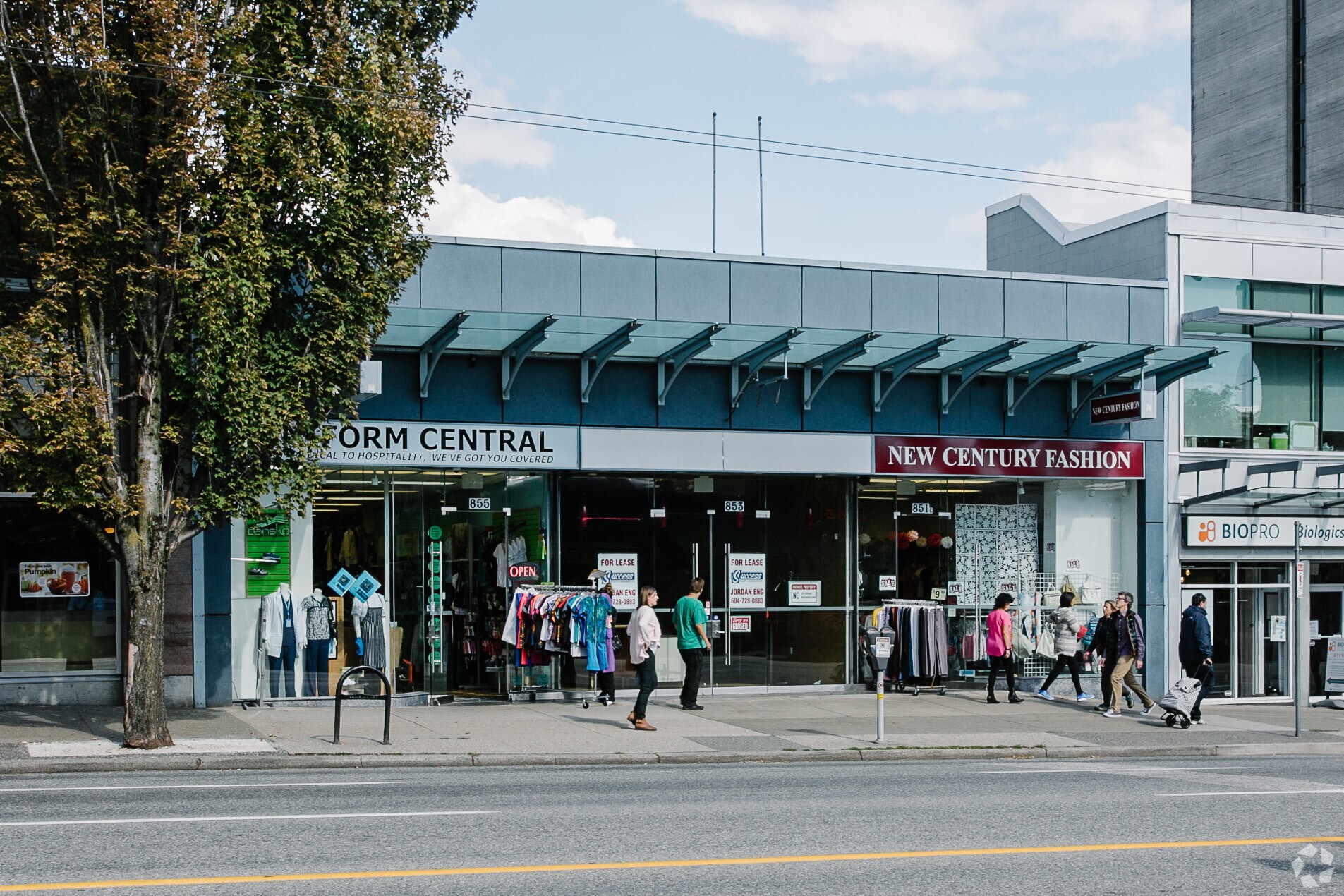851-855 W Broadway, Vancouver, BC à louer Photo principale– Image 1 sur 6