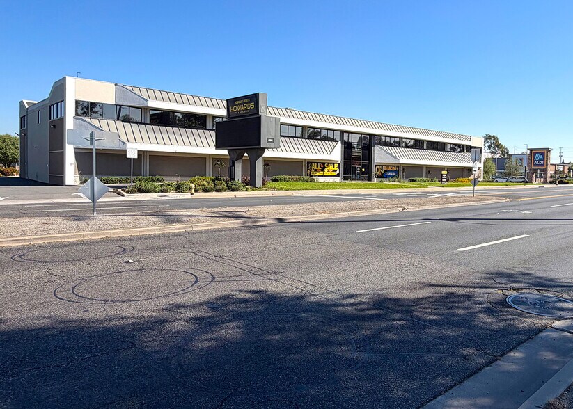 901 E Imperial Hwy, La Habra, CA à vendre - Photo de l’immeuble – Image 3 sur 23