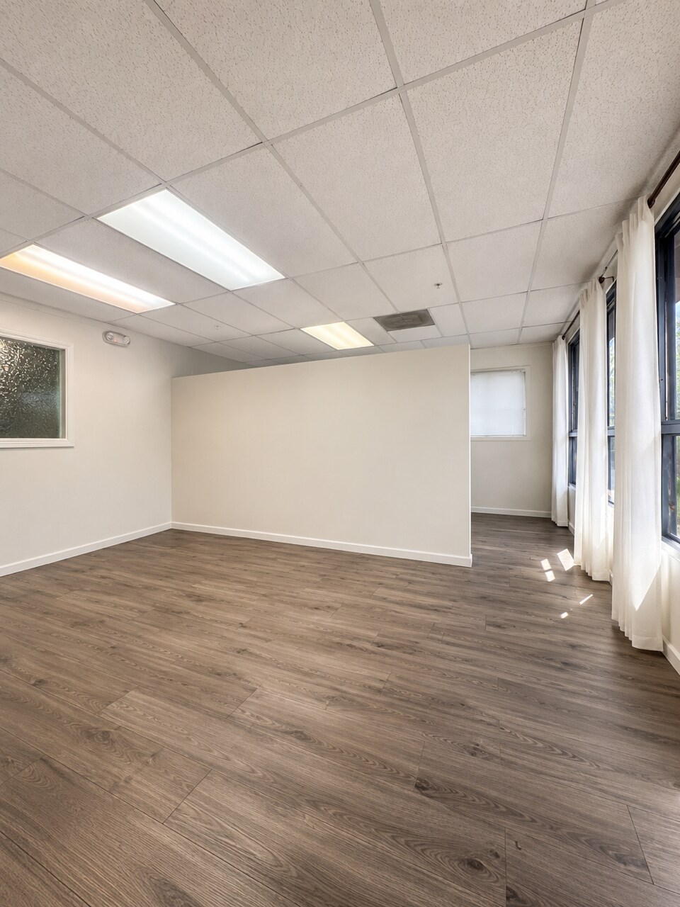 14529 Archwood St, Van Nuys, CA à louer Photo de l’immeuble– Image 1 sur 14