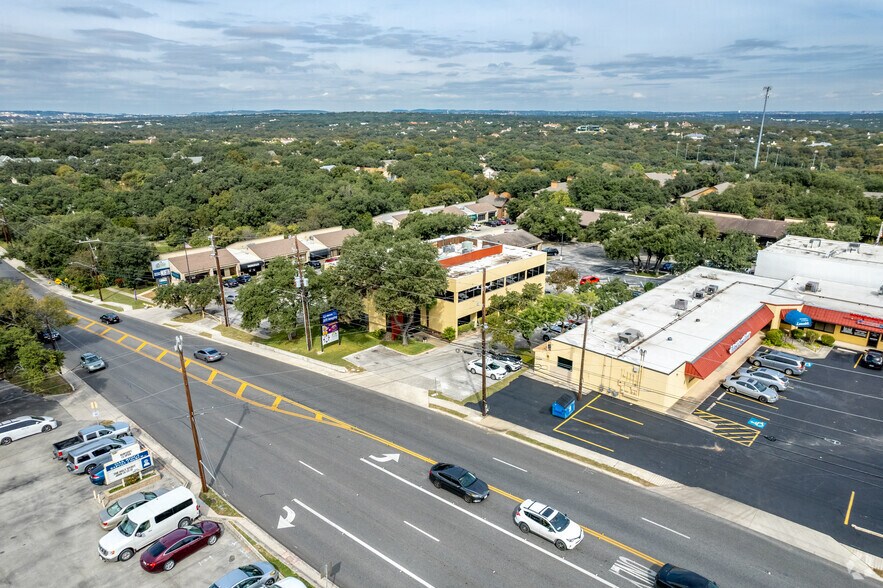 10918 Vance Jackson Rd, San Antonio, TX à louer - Aérien – Image 2 sur 12