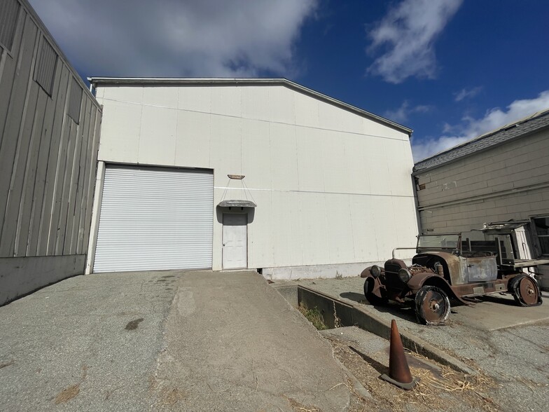9970 Cienega Rd, Hollister, CA à louer - Photo de l’immeuble – Image 1 sur 3