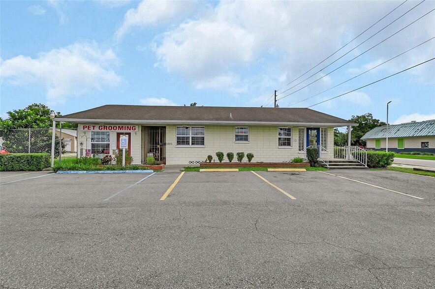 1319 S Woodland Blvd, Deland, FL à vendre - Photo de l’immeuble – Image 1 sur 6
